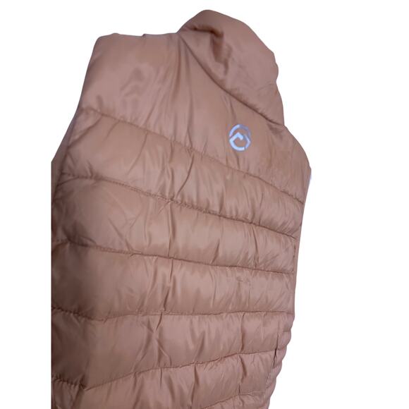 NWT Magellan Outdoors Pink Lightweight Puffer Vest Women’s Medium Zip Pockets - Picture 3 of 7